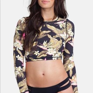 Billabong coco palm print crop rash guard